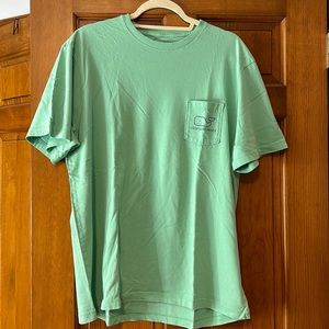 Green vineyard vines T-shirt